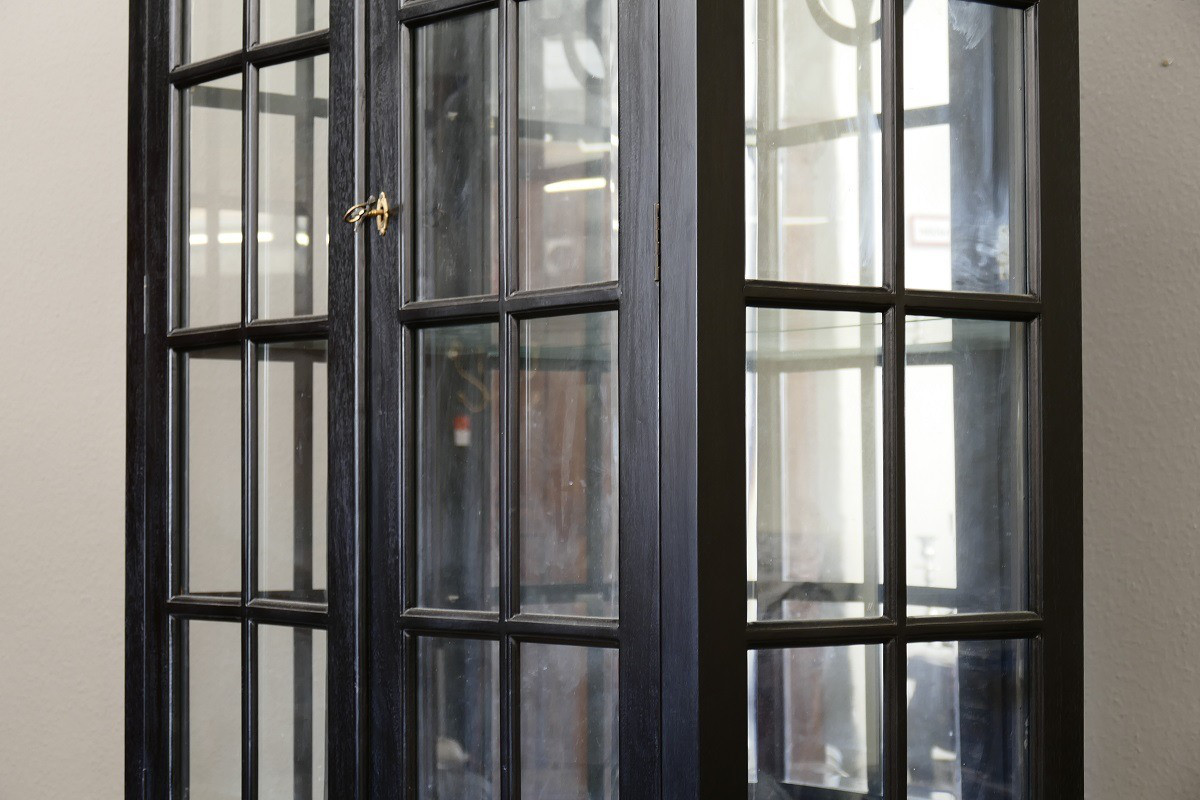 Englische Vitrine Schrank Mahagoni Höhe 230, Breite 104 cm Ausstellungsstück