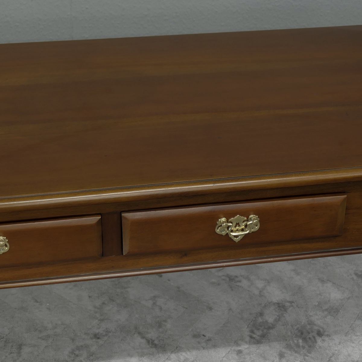 Tisch Couchtisch Mahagoni Kolonialstil Farbe brown Walnuss
