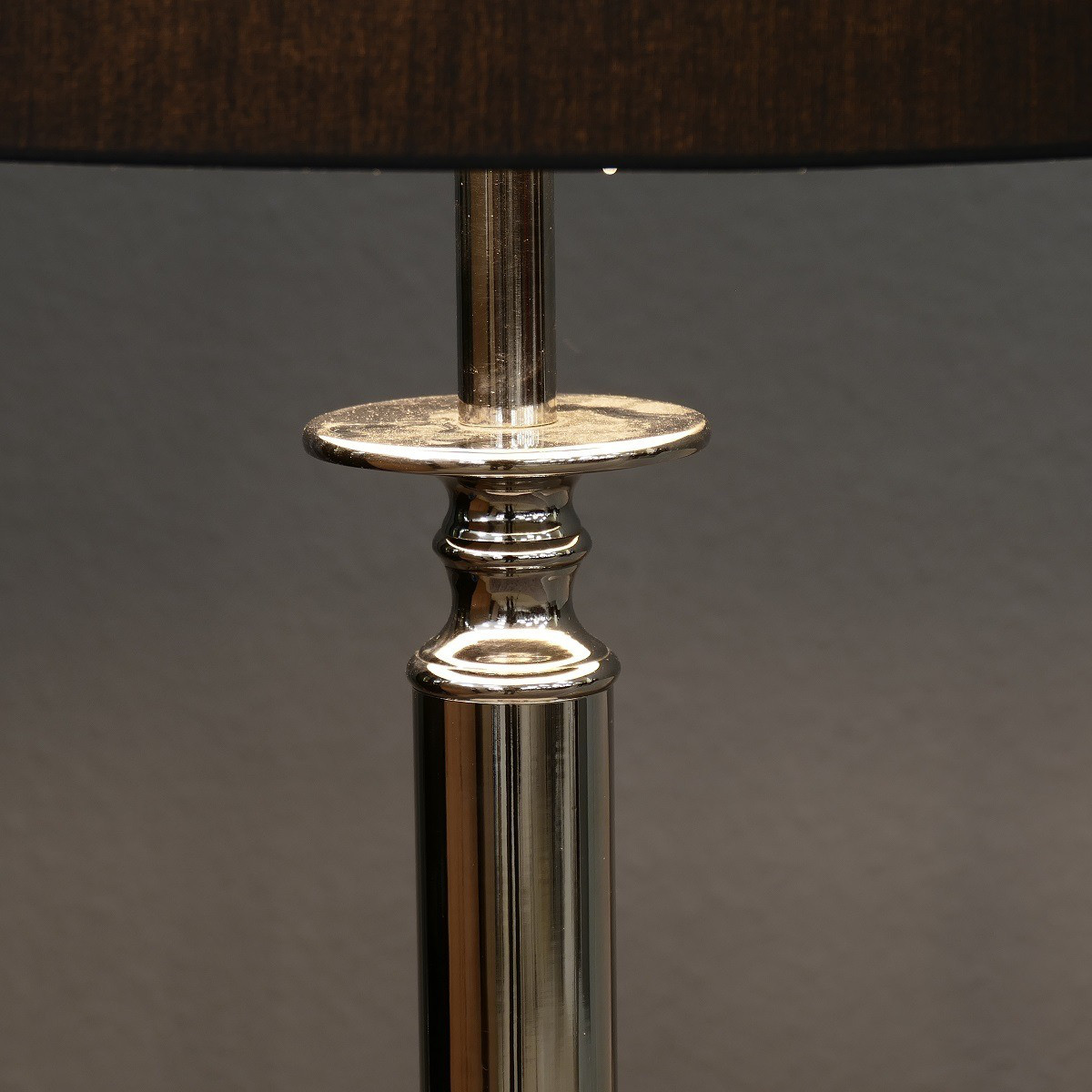 Grosse stylishe Lampe Leuchte Tischleuchte Tischlampe Chrom Black Höhe 91 cm