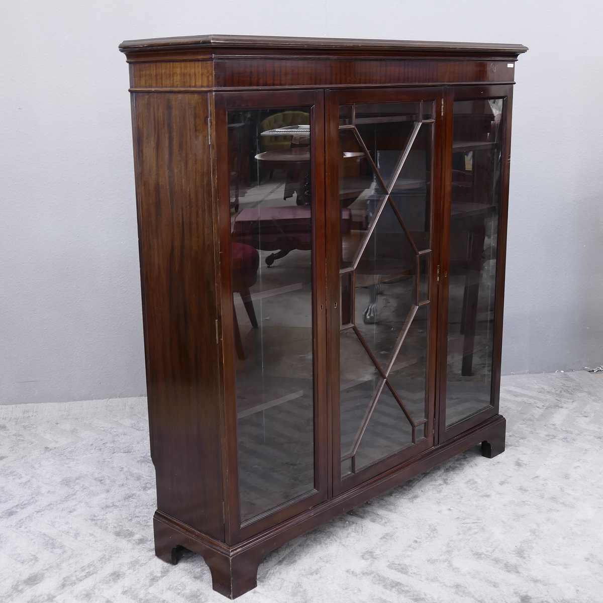 Englische Vitrine Schrank Bücherschrank Vitrinenschrank Mahagoni Antik um 1890