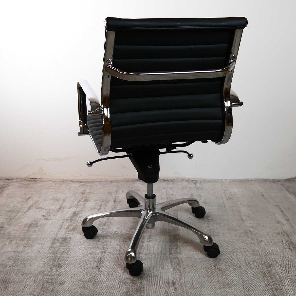 Bürosessel Schreibtischstuhl Schreibtischsessel Chefsessel Farbe schwarz