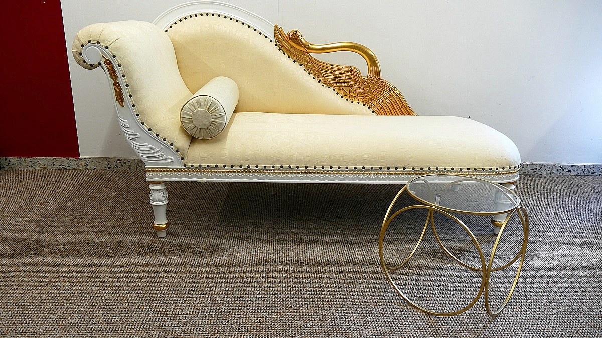 The Recamiere of Princess Ottomane Couch massiv Mahagoni Handarbeit