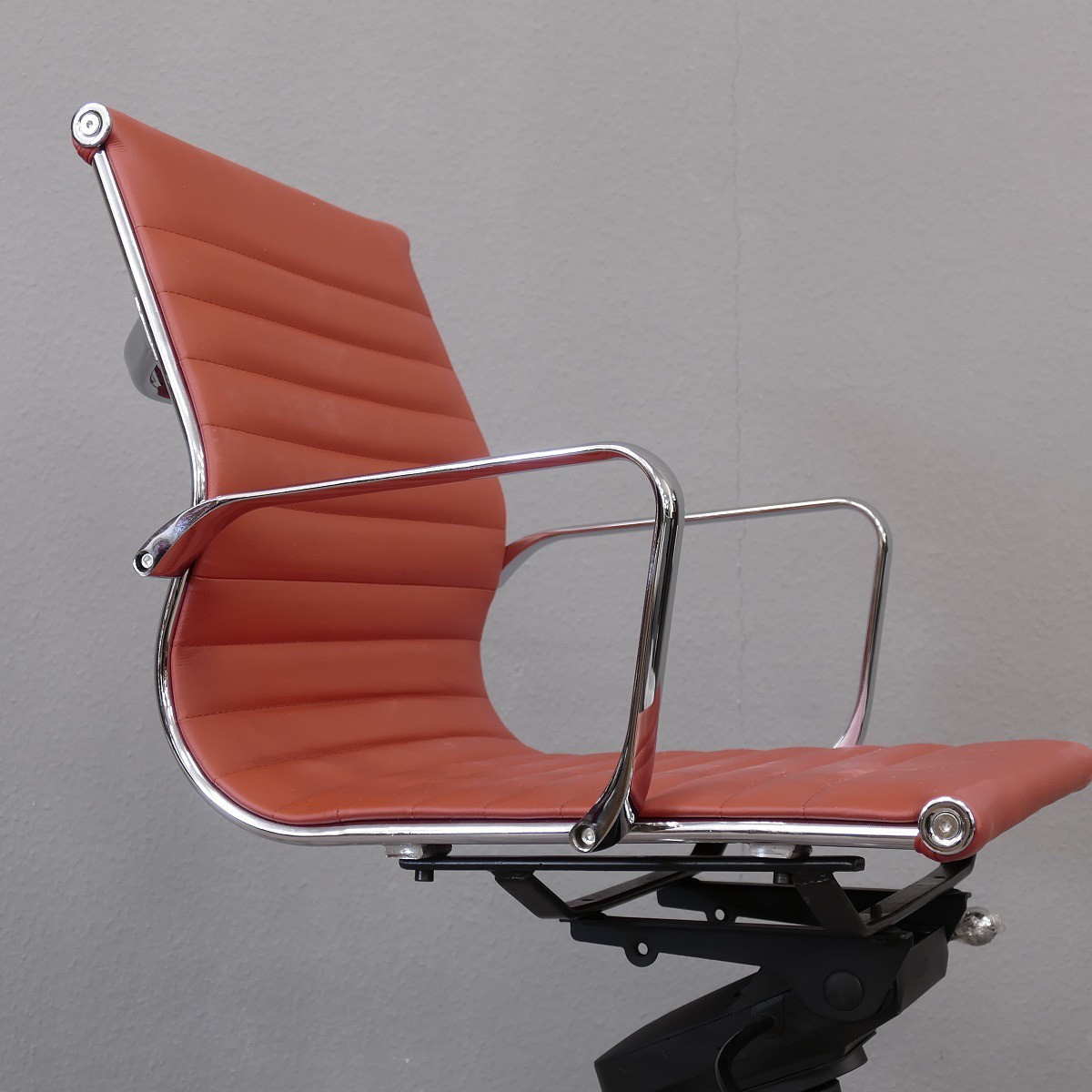 Büro Bürostuhl Schreibtischstuhl Schreibtischsessel Chefsessel Farbe rot