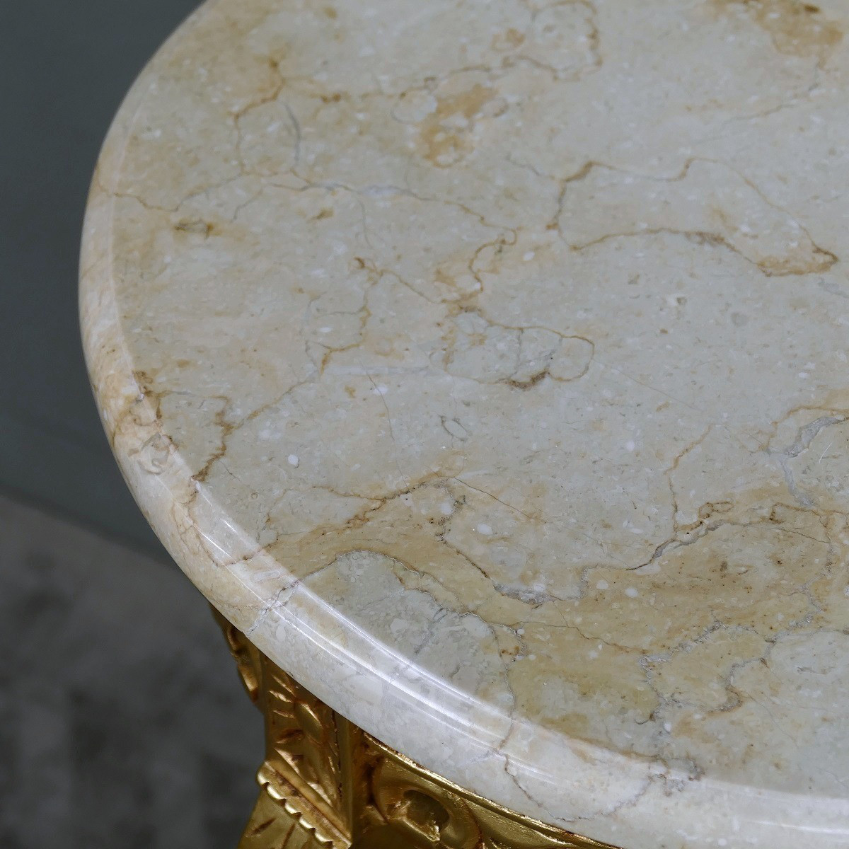 Blumenständer Beistelltisch Tisch aus Mahagoni Farbe Gold Handarbeit Marmortop