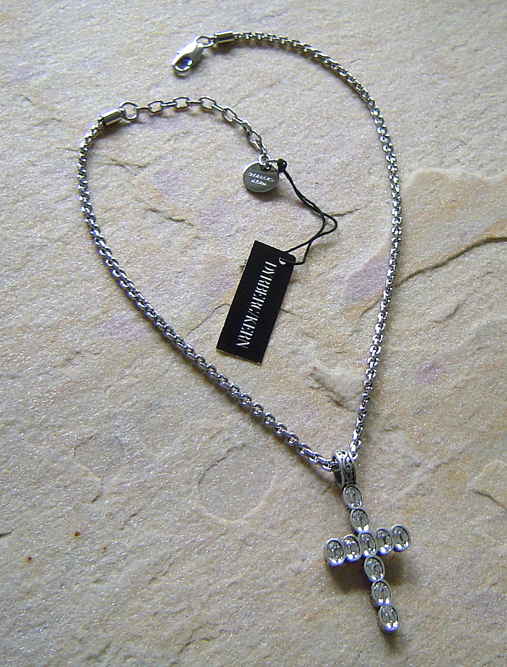 Dyrberg Kern Kreuz & Kette TABAZ S  CRYSTAL und Kette Demets