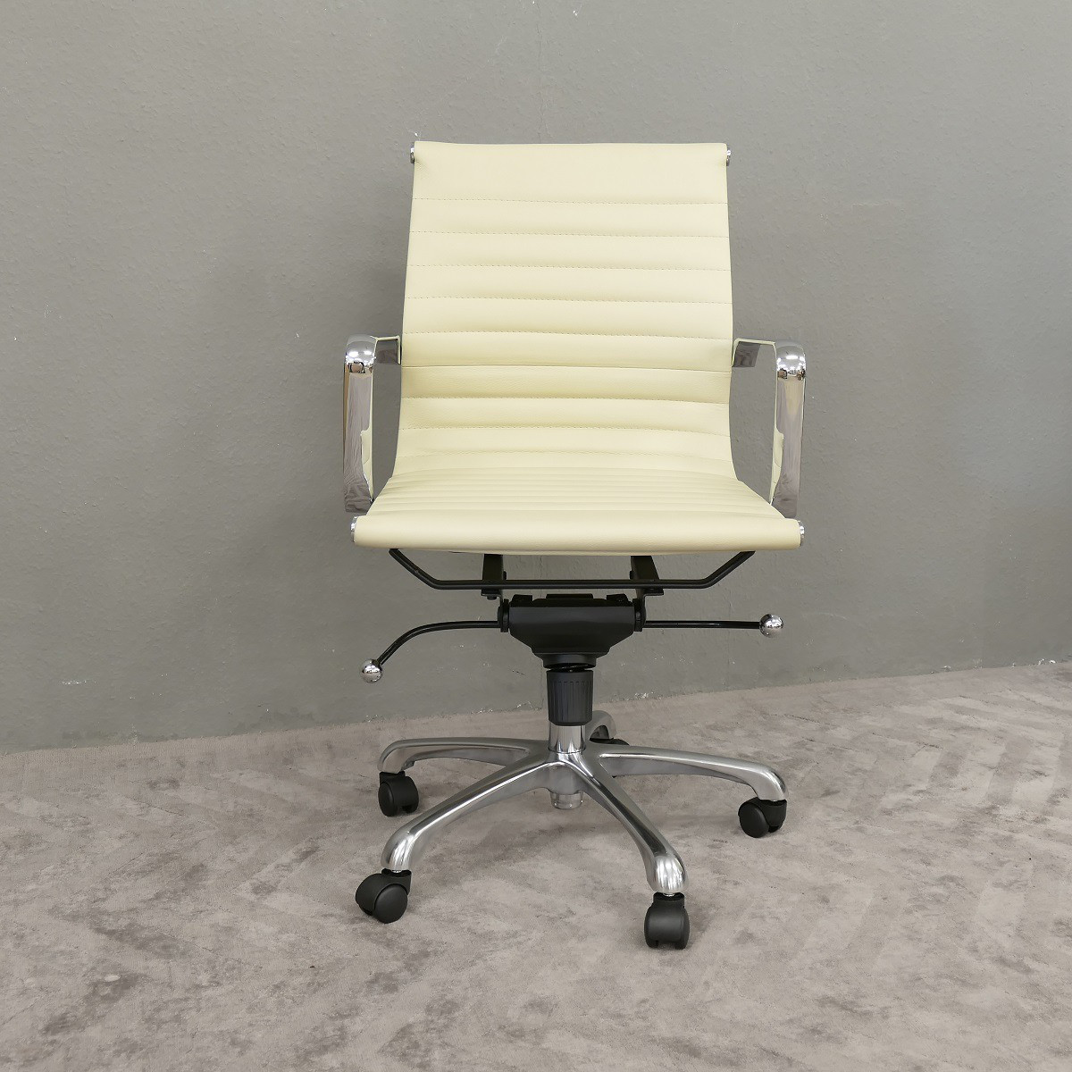 Büro Bürostuhl Schreibtischstuhl Schreibtischsessel Chefsessel Farbe beige