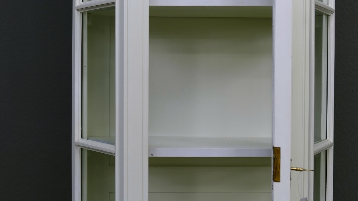 Vitrine Parisenne Schrank Mahagoni exclusives Design Farbe excellentweiss