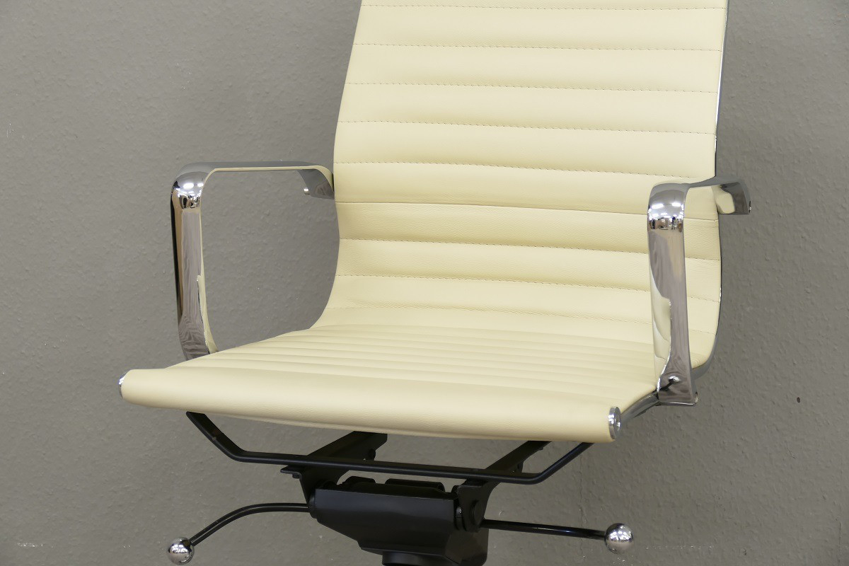 Büro Bürostuhl Schreibtischstuhl Schreibtischsessel Chefsessel Farbe beige