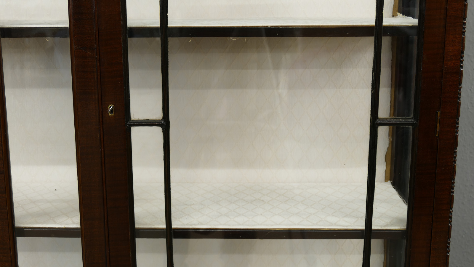 Englische Vitrine Windsor Schrank Vitrinenschrank Mahagoni Antik um 1890