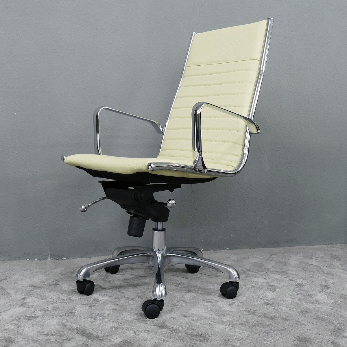 Büro Bürostuhl Schreibtischstuhl Schreibtischsessel Chefsessel Farbe L13 beige 