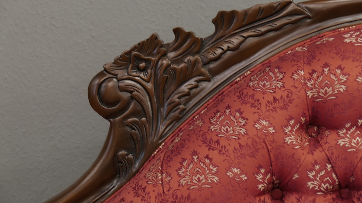 Wunderschöne Couch Recamiere Ottomane Mahagoni brown Walnuss Bezug Textil