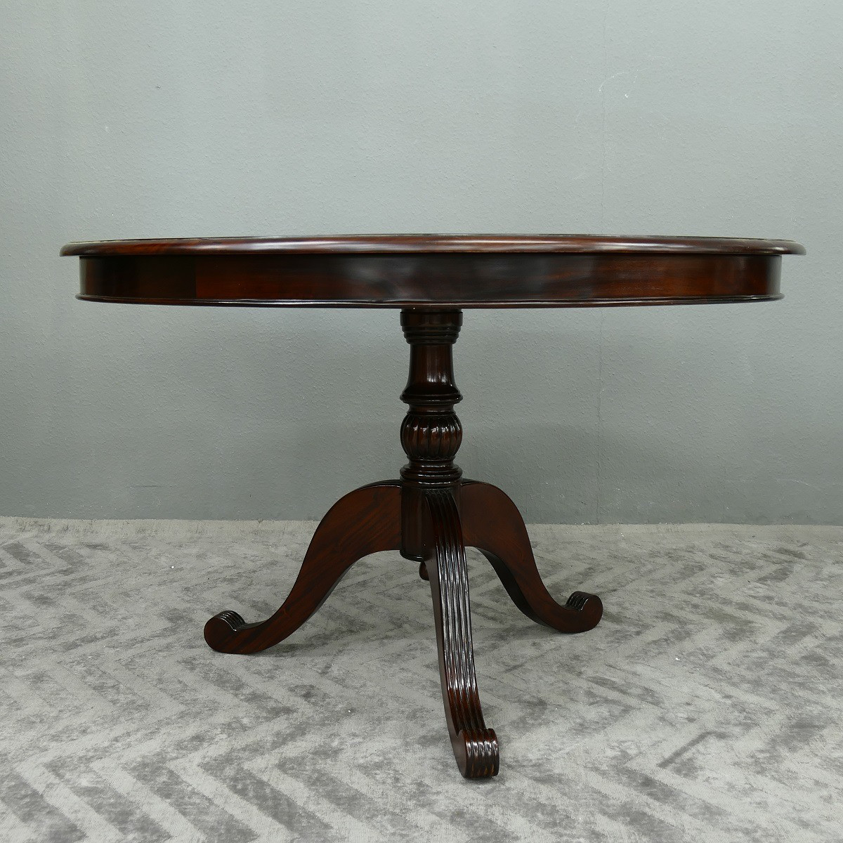 Esstisch Tisch rund massiv Mahagoni premium Qualität 125 cm Durchmesser