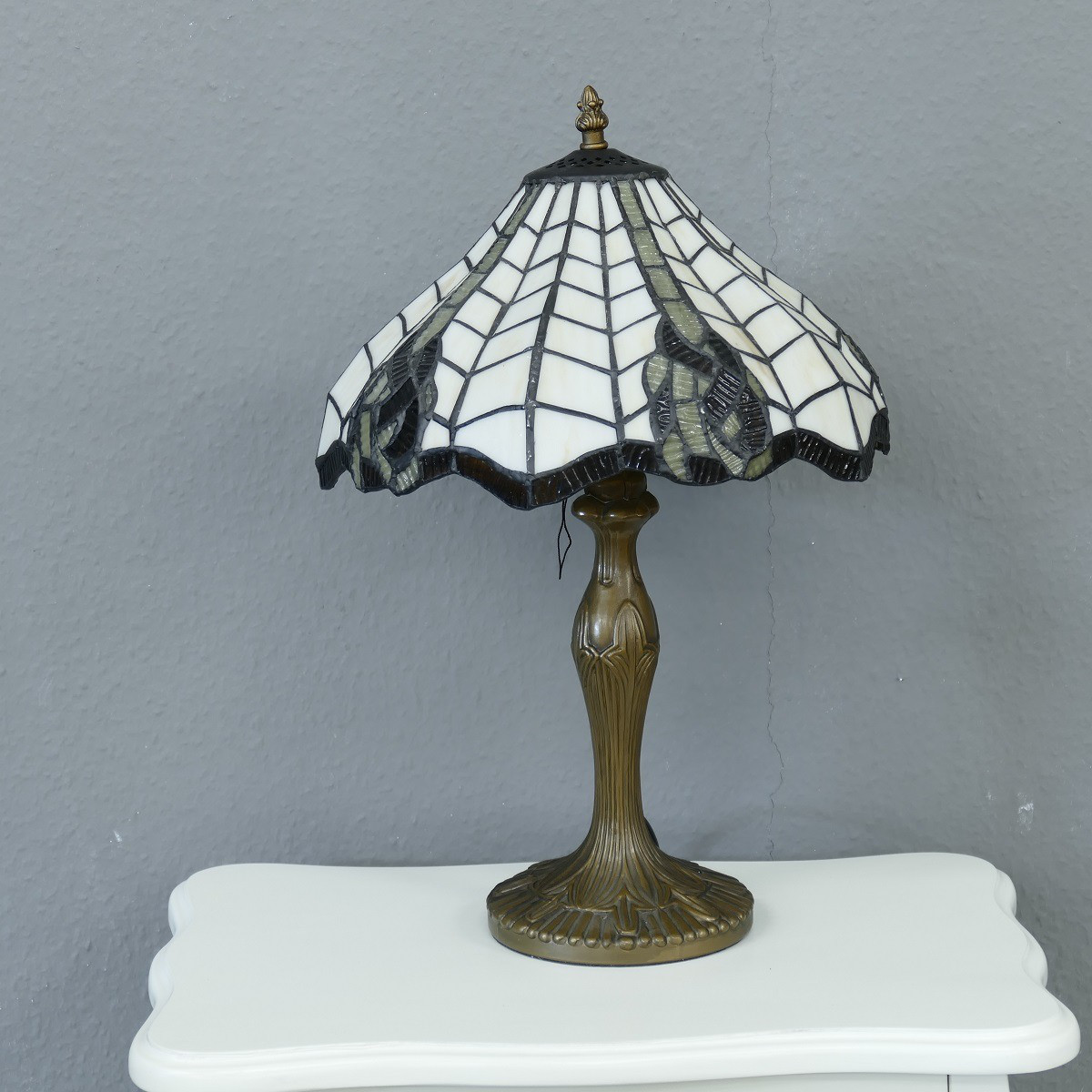 Tiffany Tischlampe Messingfuss ausgefallenes Dekor Leuchte Höhe 45 cm