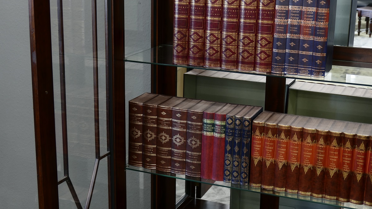 Englischer Vitrine Bücherschrank Oxford Mahagoni Kolonialstil ein Traum