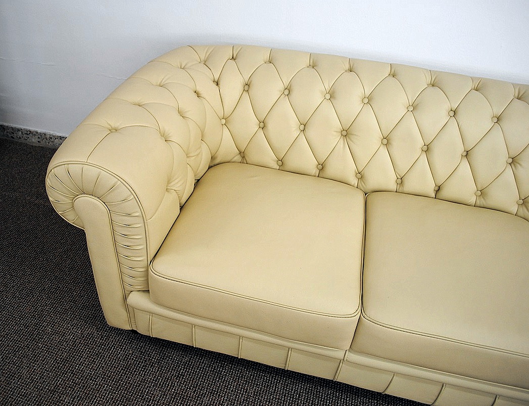 Chesterfield 3-Sitzer Farbe L13 beige Modell YS-2008