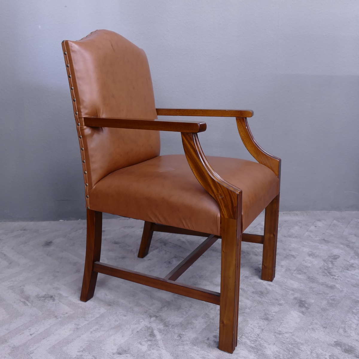 Wunderschöner Sessel mit Armlehne, Mahagoni, Leder brown