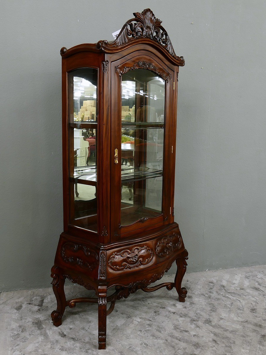 Roccoco Vitrine Schrank massiv Mahagoni ein Traum Farbe brown Walnuss
