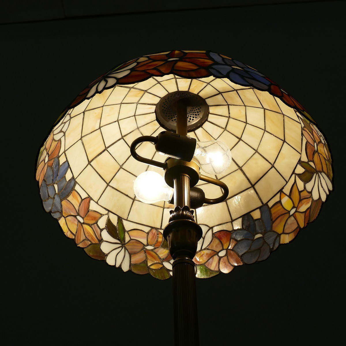 Lampe Leuchte Stehlampe Stehleuchte Tiffany Messingfuss