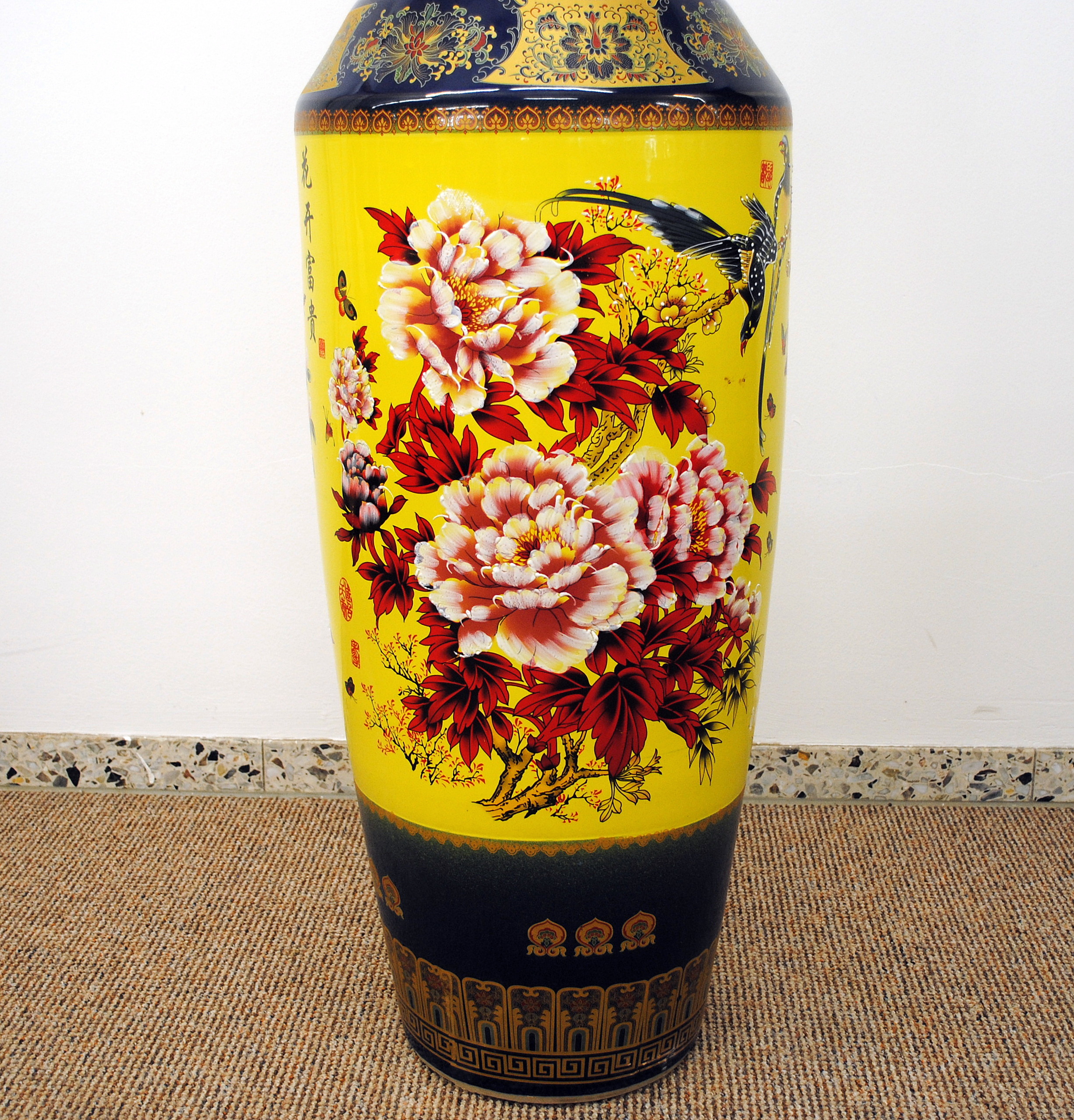 Monumentales Prunkgefäß Standvase Vase hochwertiges China Porzellan H 140 cm
